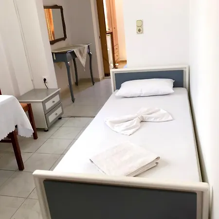 Ξενοδοχείο Center 3*