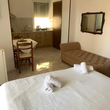 Center 3* Σαράντα