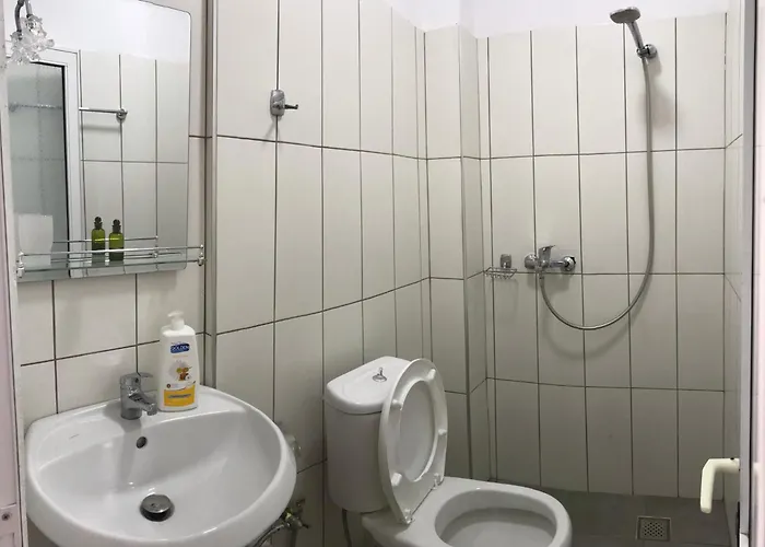 Center 호텔 Sarandë