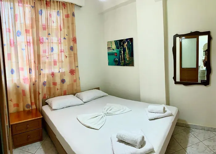 Hotell Center 3*