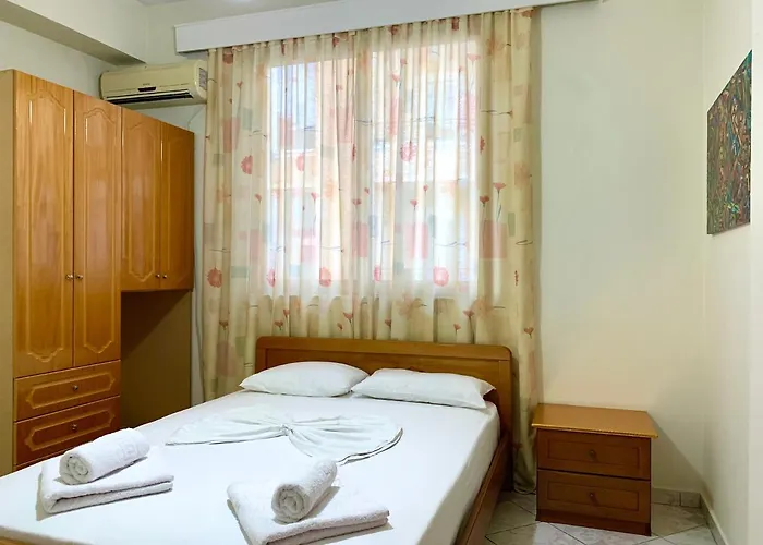 Hotell Center 3*